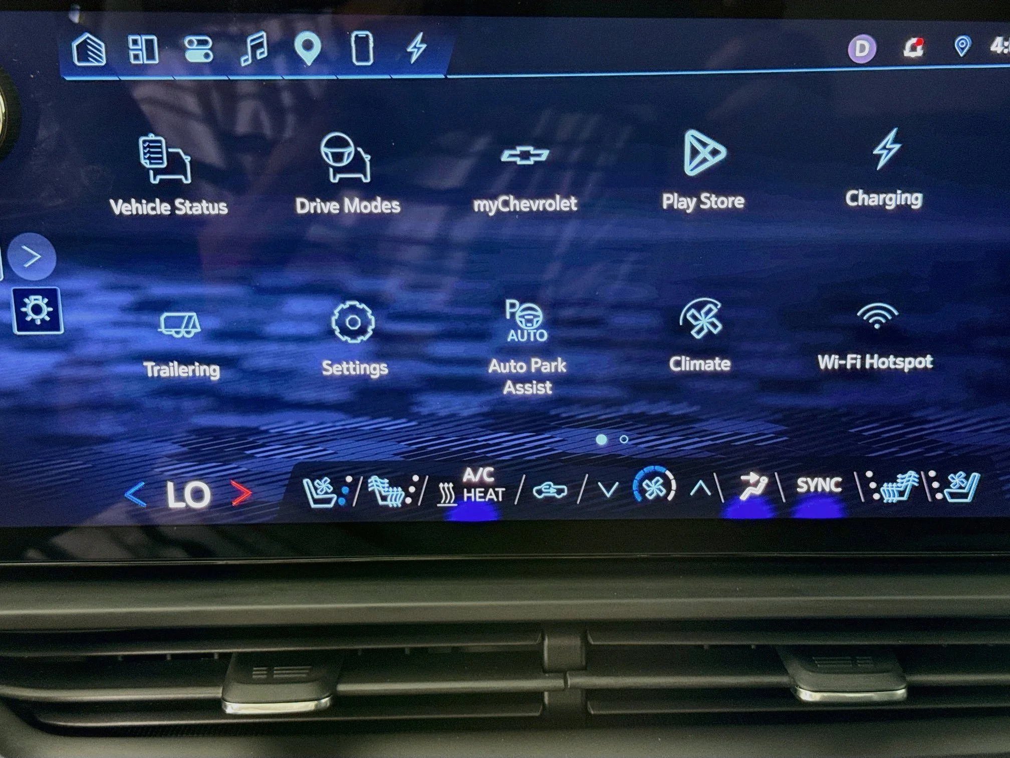 Used 2026 Blue Smoke Metallic Chevrolet LT - Max Range image 17