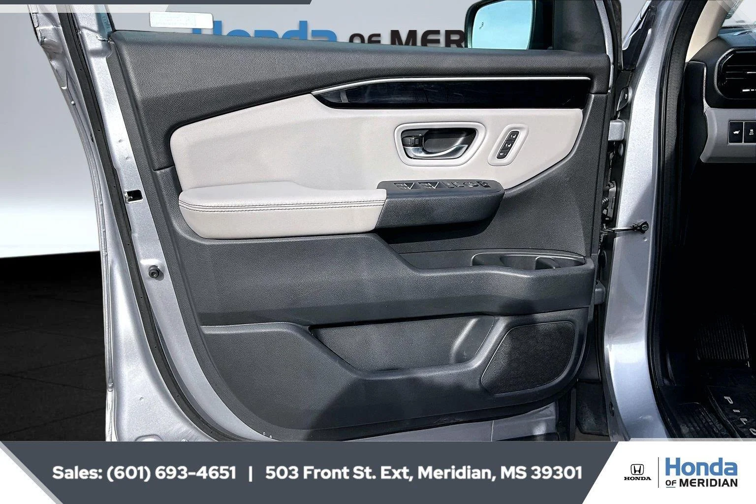 Used 2023 Lunar Silver Metallic Honda EX-L image 17