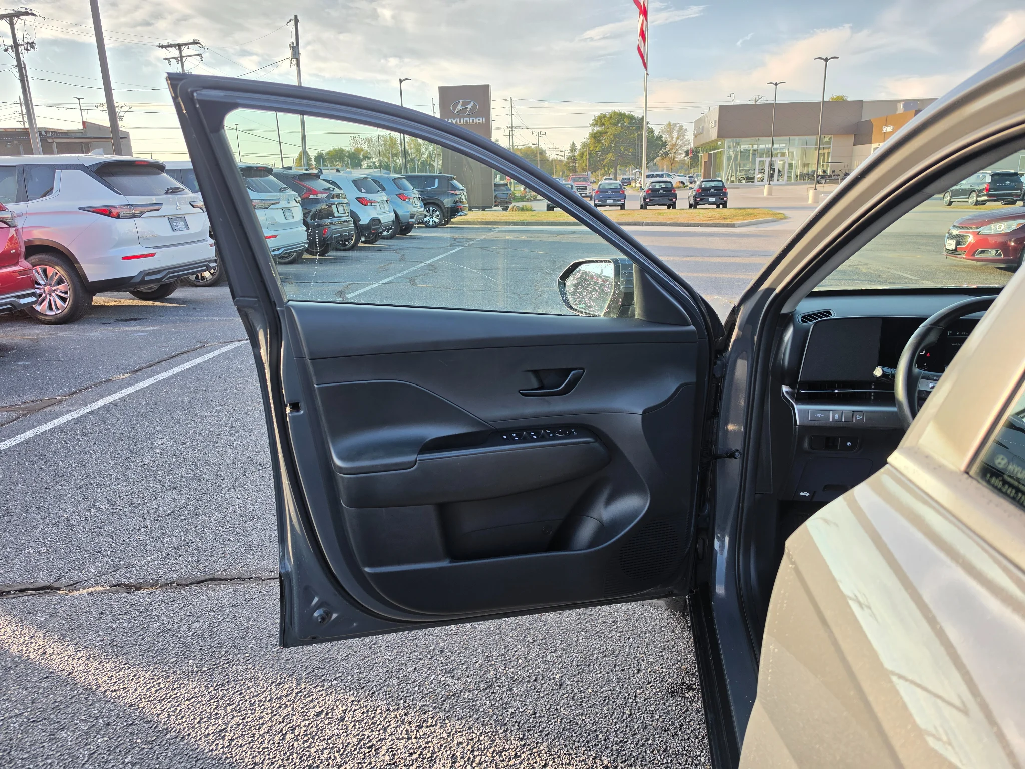 Used 2025 Ecotronic Gray Pearl Hyundai SEL image 18