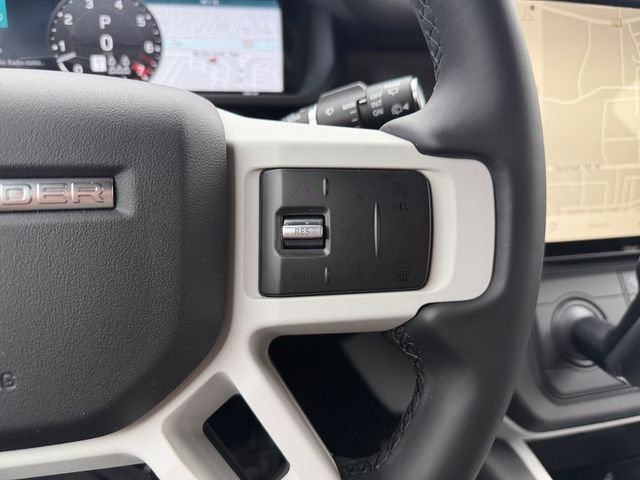 New 2026 Fuji White Land Rover X-Dynamic SE image 23