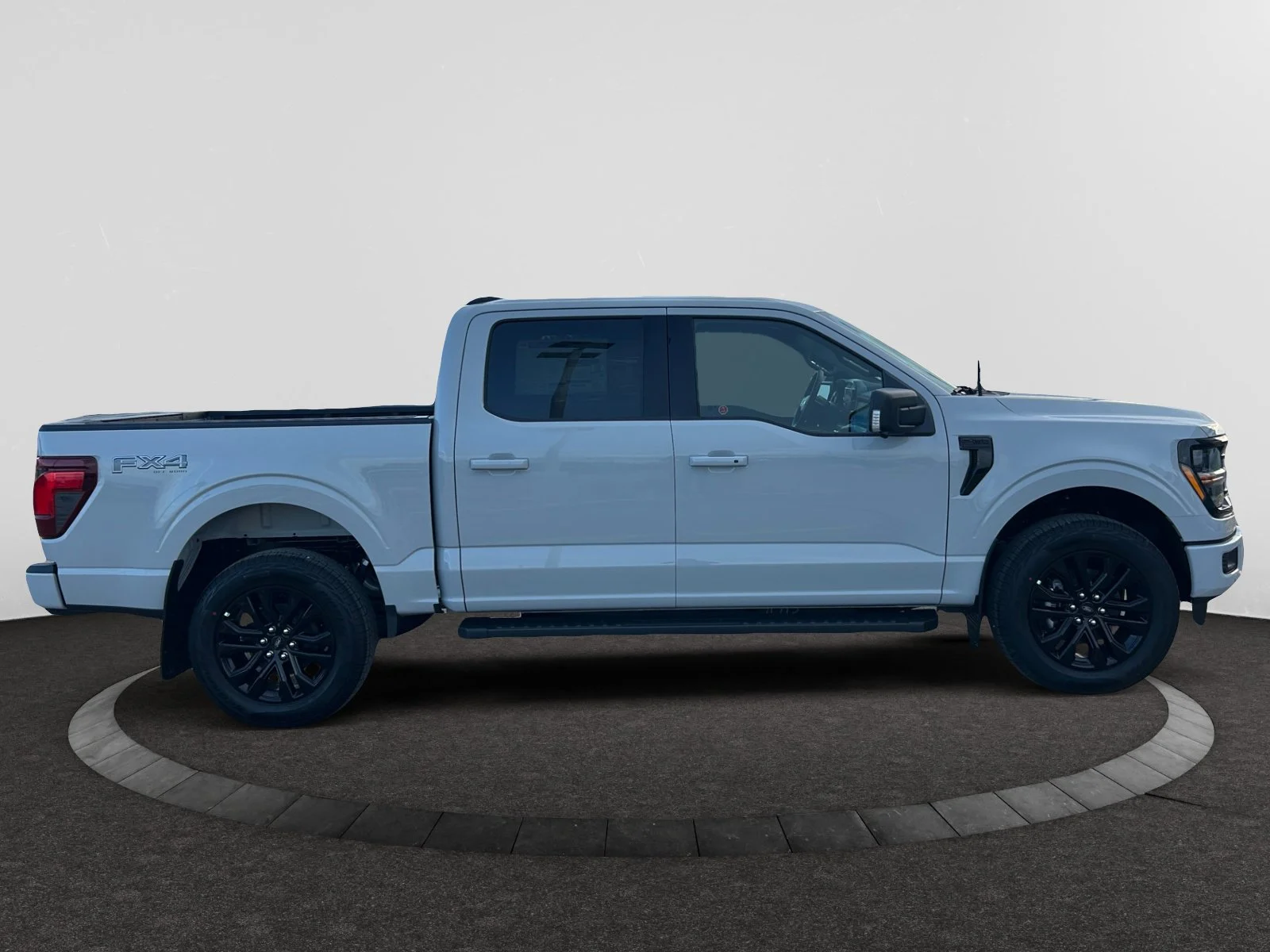 New 2026 Avalanche Ford XLT image 6