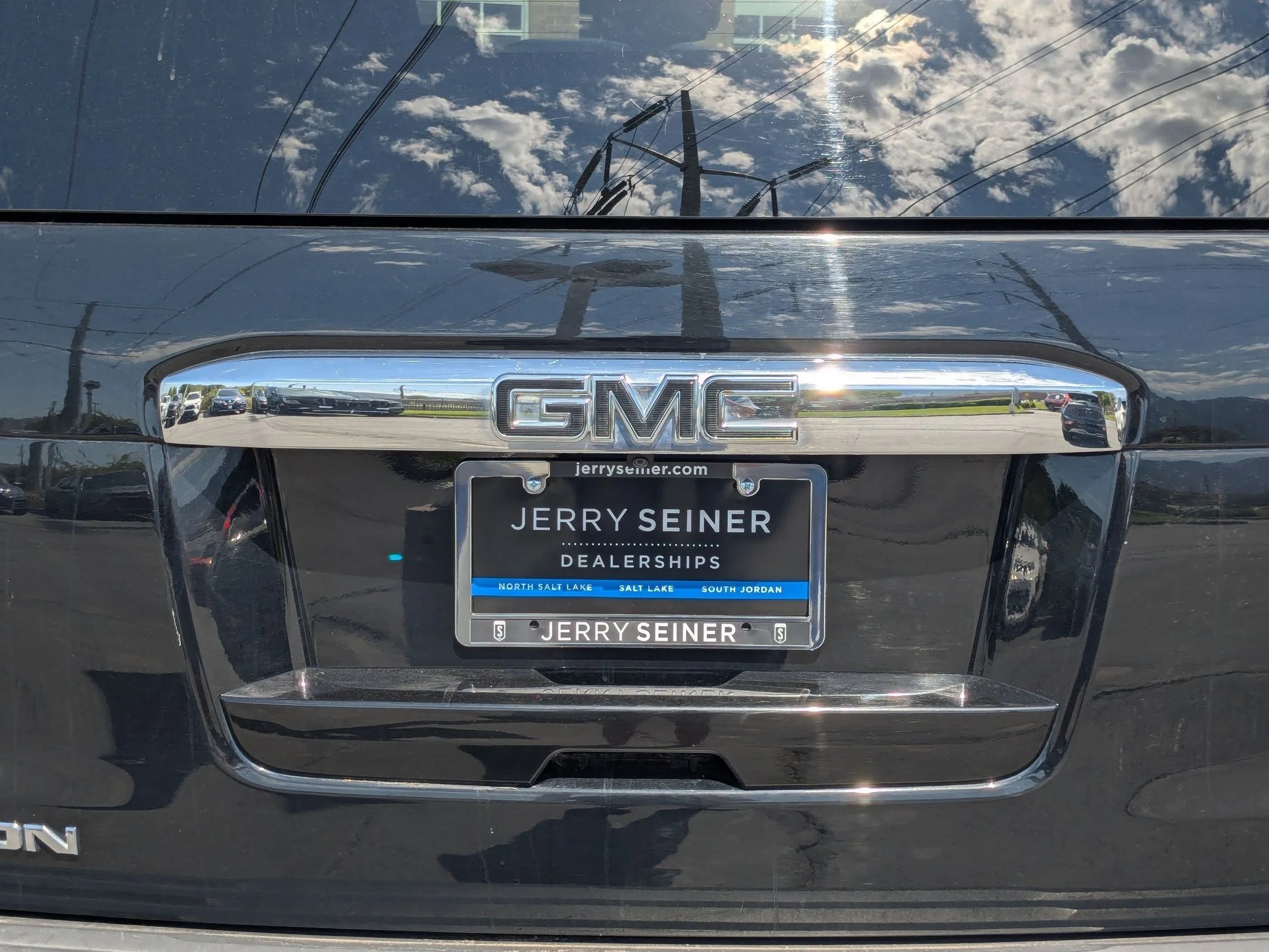 Used 2017 Onyx Black GMC Denali image 13