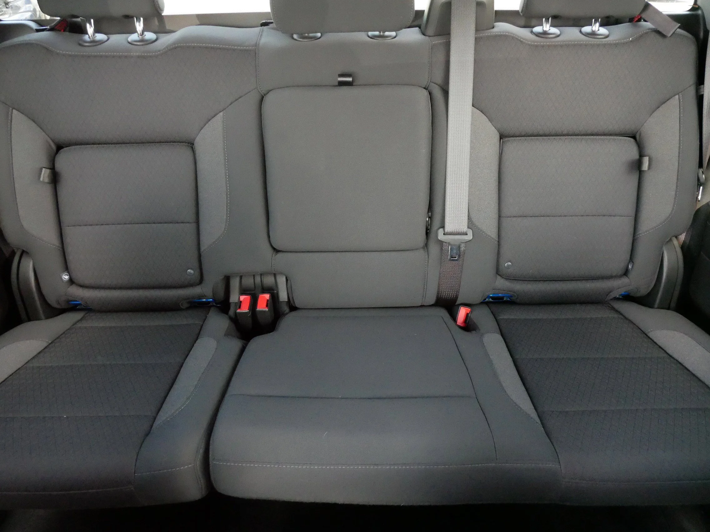 Used 2022 Dynamic Blue Metallic GMC Elevation image 13