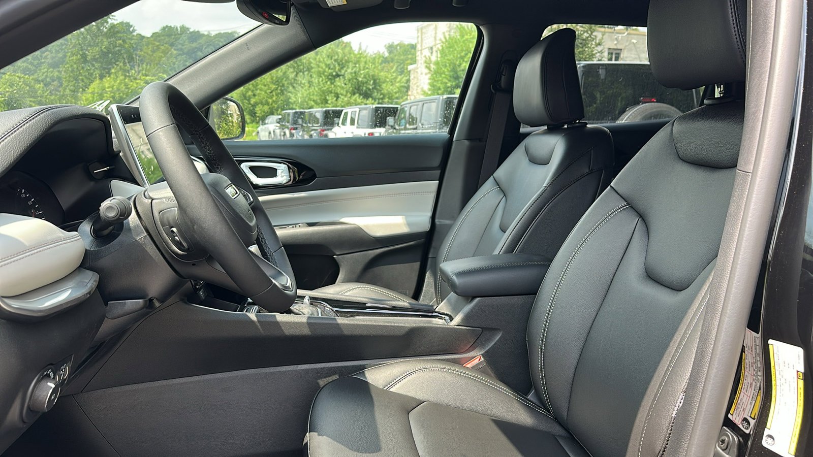 2025 Jeep Compass Limited photo 3