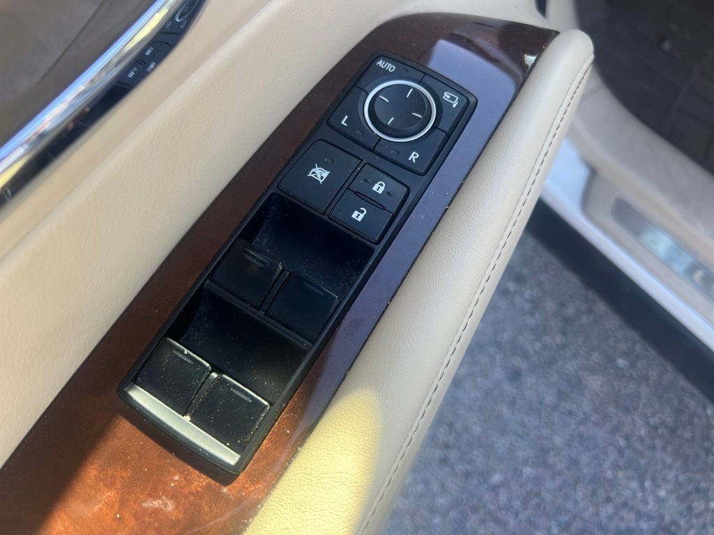 Used 2013 Starfire Pearl Lexus 450h image 19