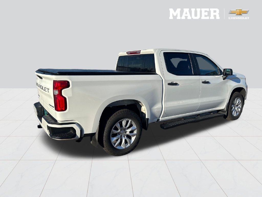 Certified Used 2022 SUMMIT WHITE Chevrolet Custom image 6