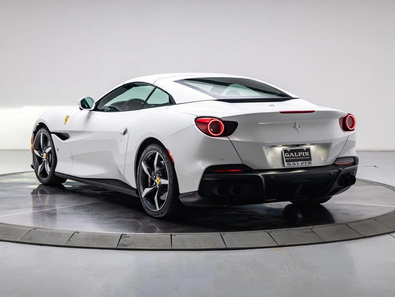 Used 2023 Bianco Cervino Ferrari M image 11