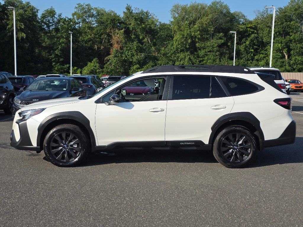 Used 2025 Crystal White Pearl Subaru Onyx Edition image 12