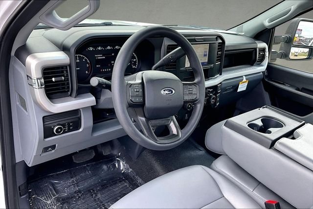 New 2026 Oxford White Ford XL image 4