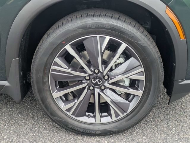 New 2027 DEEP EMERALD INFINITI Luxe AWD image 11