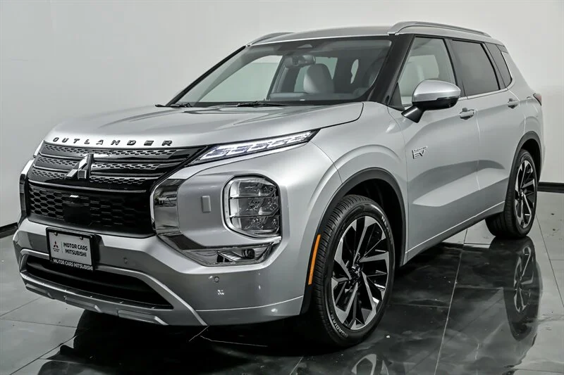 Used 2023 Alloy Silver Metallic Mitsubishi SEL image 5