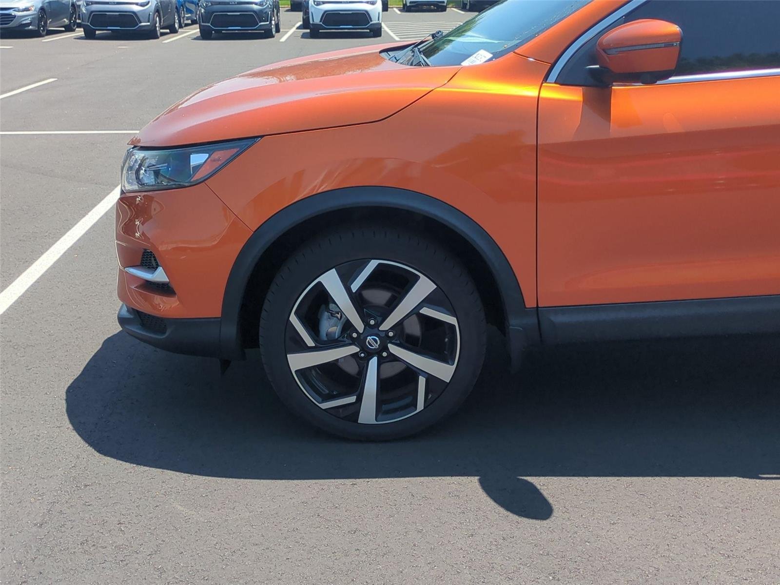 Used 2021 Monarch Orange Metallic Nissan SL image 10