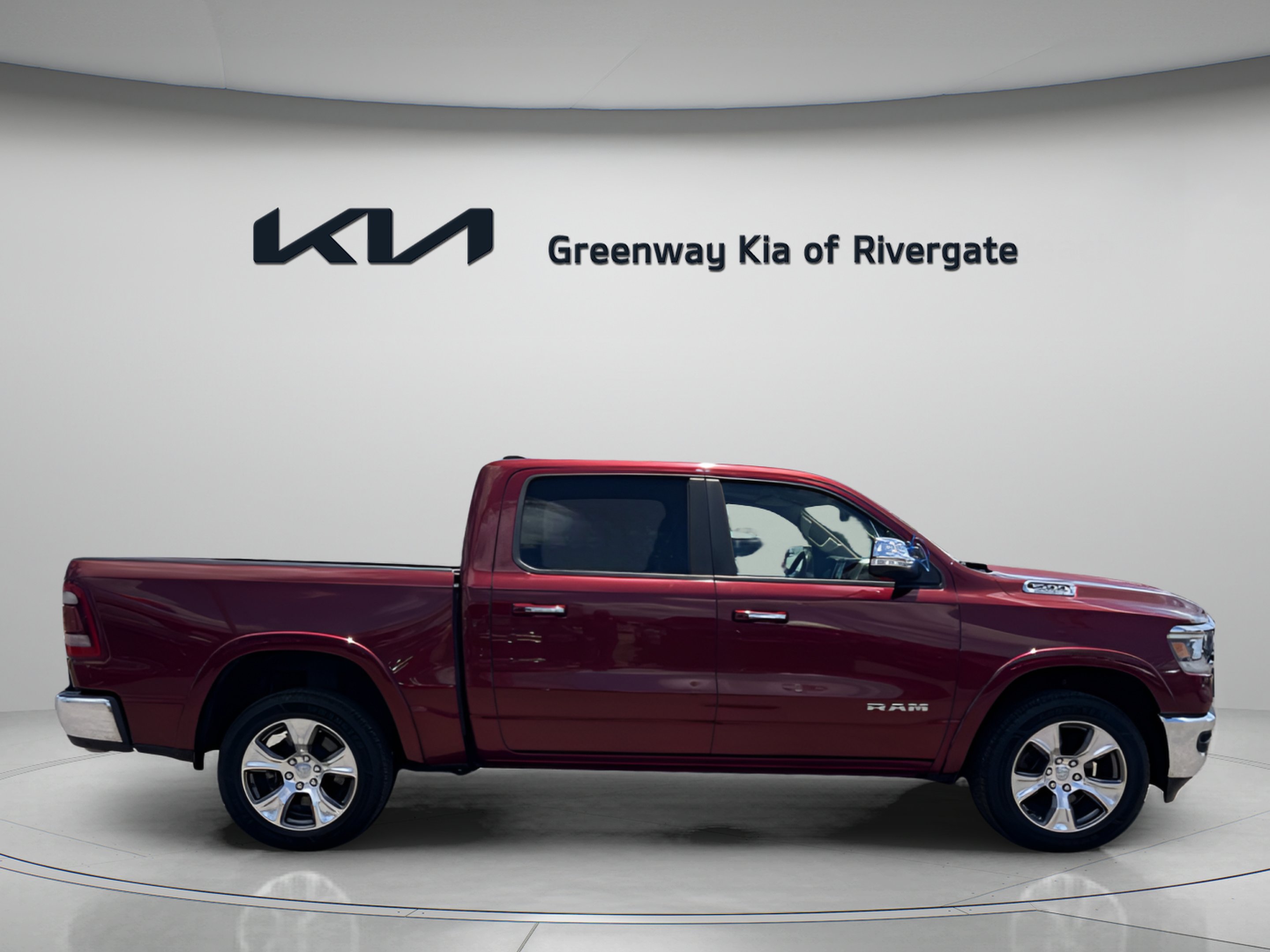 Used 2019 Delmonico Red Pearlcoat Ram Laramie image 8