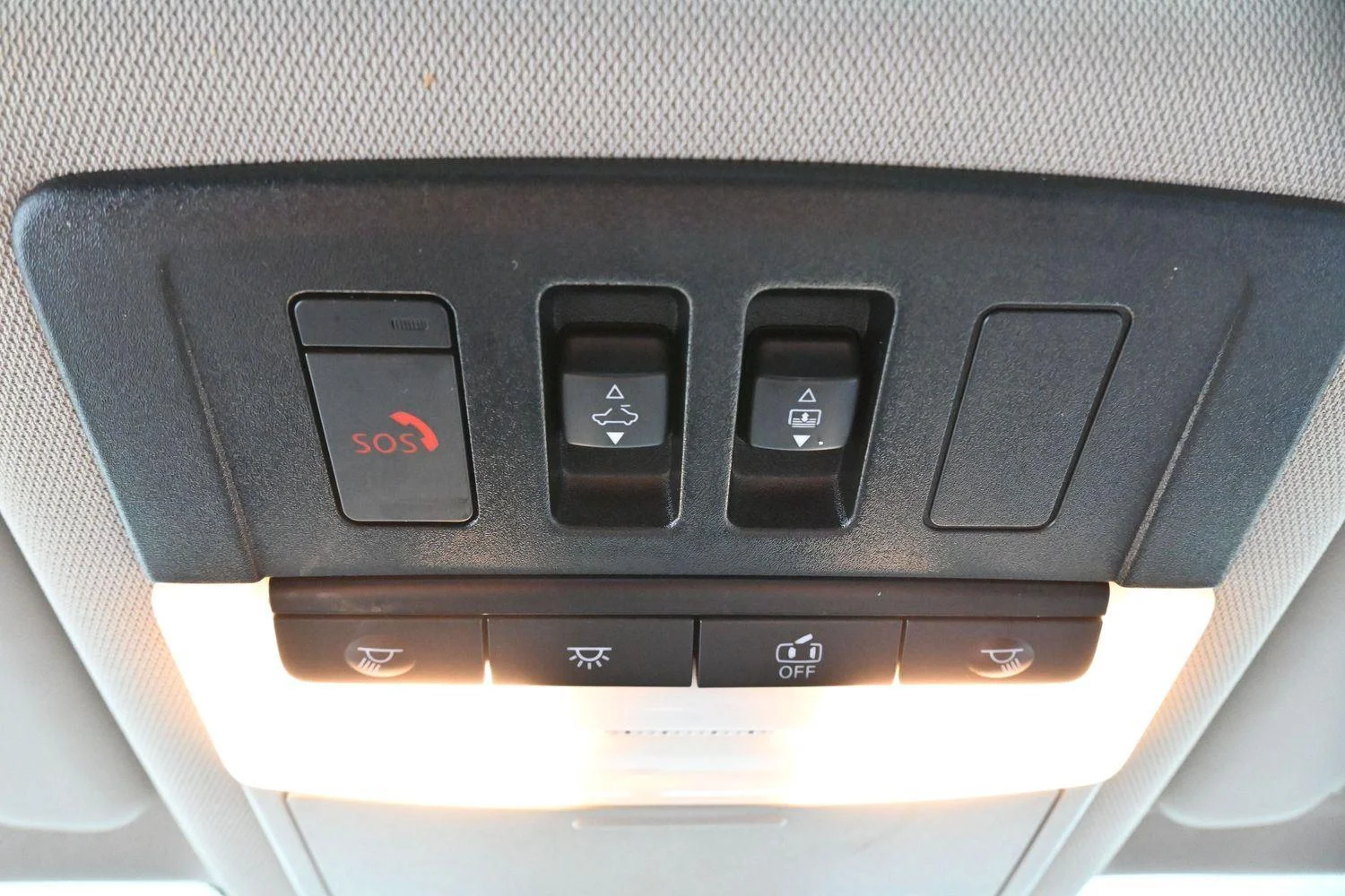 Used 2021 Gun Metallic Nissan SV image 26