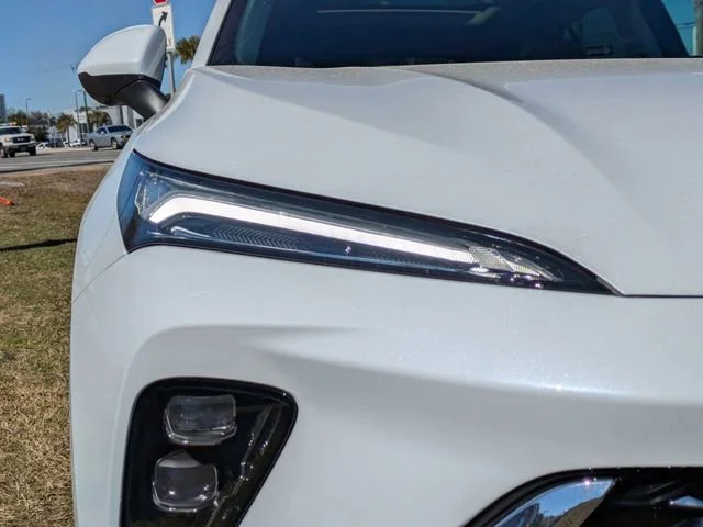 New 2026 Iridescent White Tricoat Buick Avenir image 10