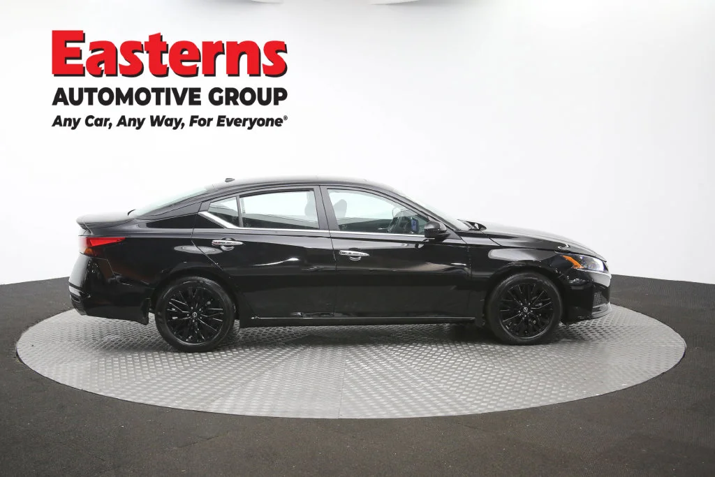 Used 2025 Black Nissan 2.5 SV image 46