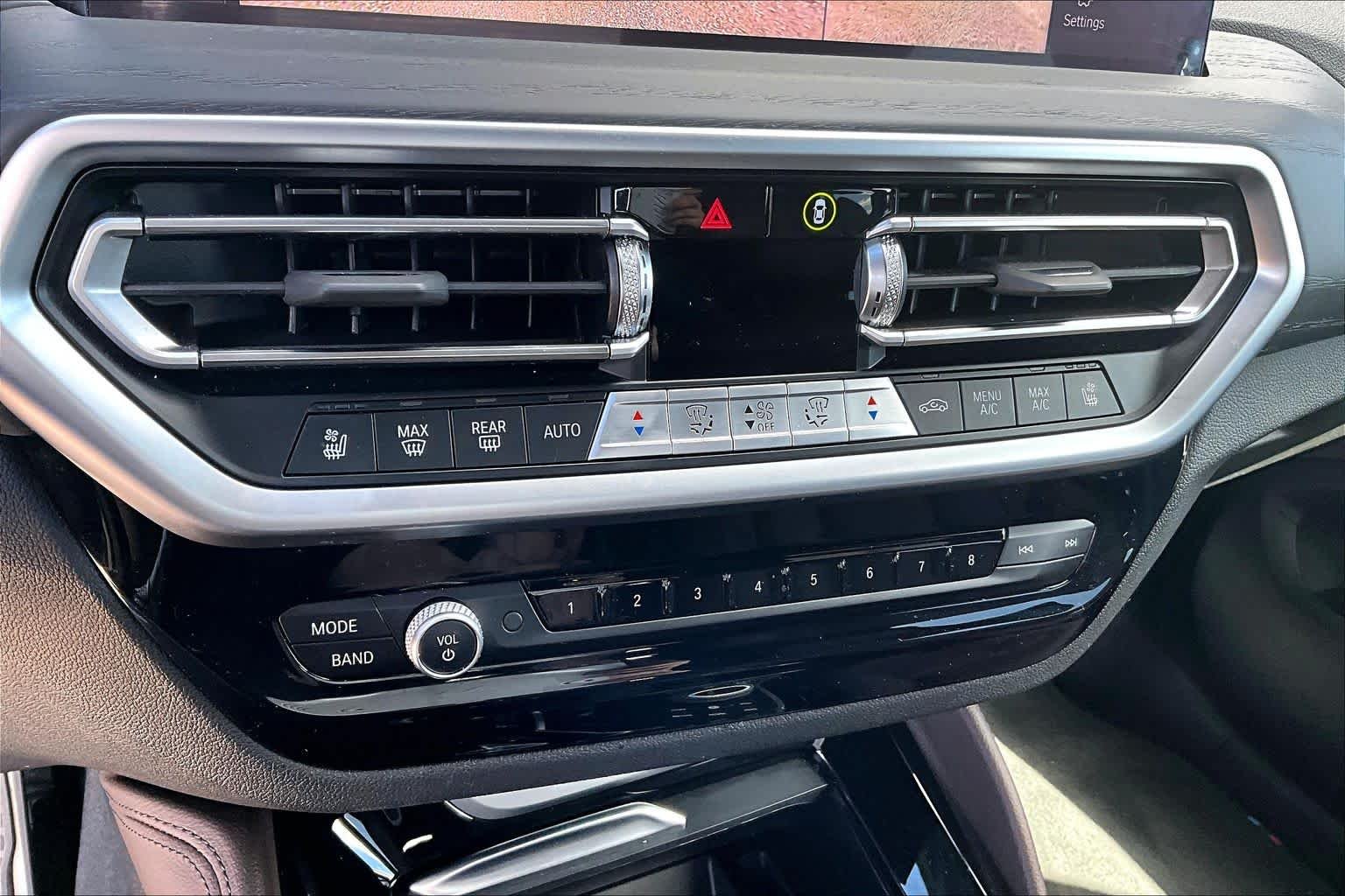 Used 2022 Alpine White BMW xDrive30i image 29