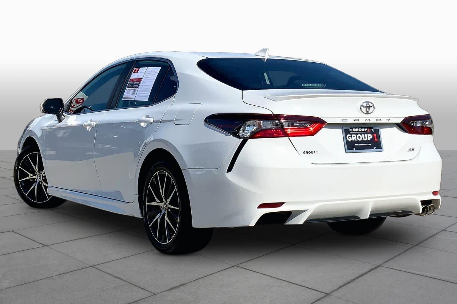Used 2023 Ice Cap Toyota SE image 12