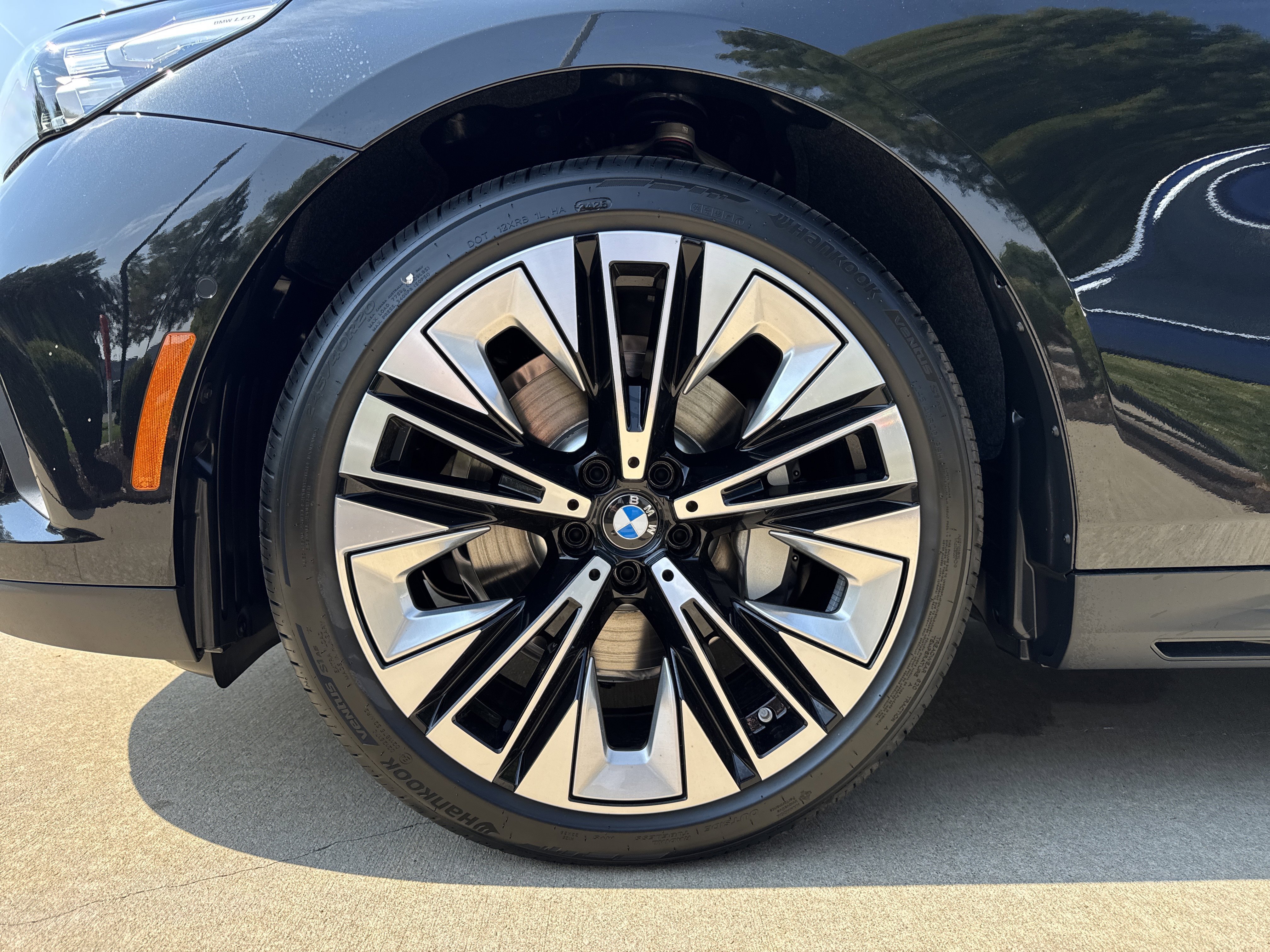 2026 BMW 5 Series 530i - Photo 24