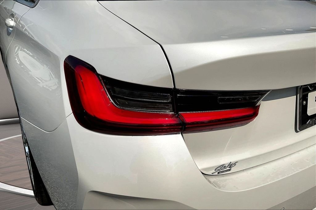 Used 2025 White BMW 330i image 25