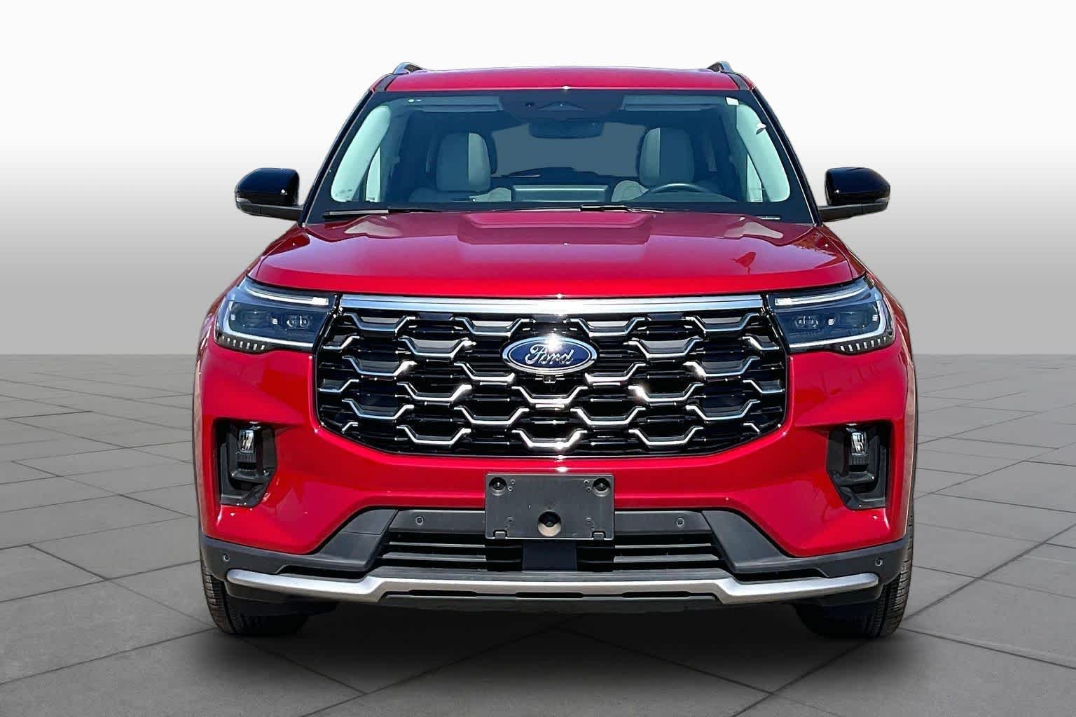 Used 2025 Rapid Red Metallic Tinted Clearcoat Ford Platinum image 4