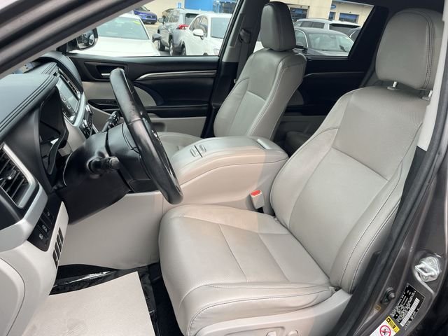 Used 2017 Gray Toyota Limited image 15