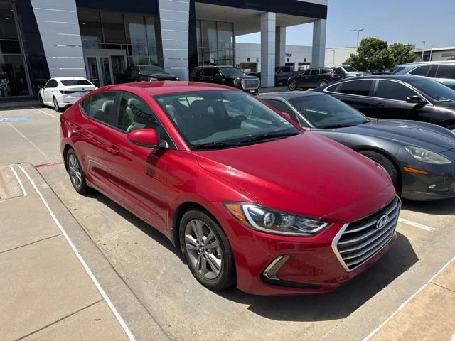 Used 2017 Red Hyundai SE image 2