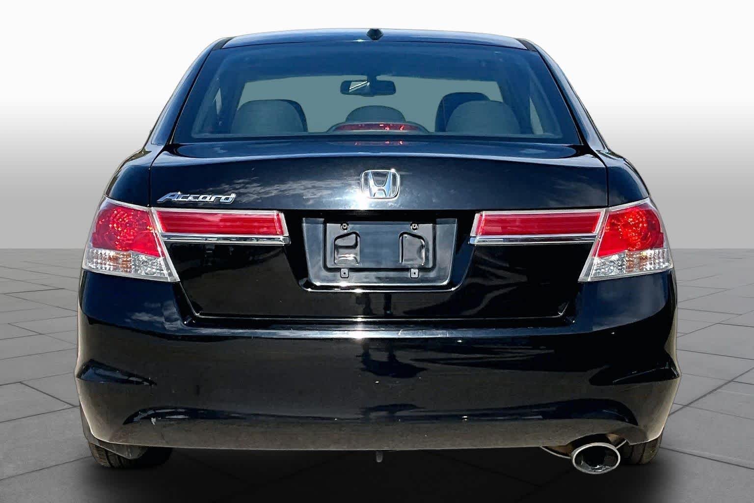 Used 2011 Crystal Black Pearl Honda EX-L image 4
