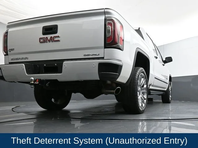 Used 2018 White GMC Denali image 31