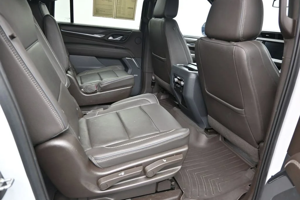 Used 2021 White GMC Denali image 28