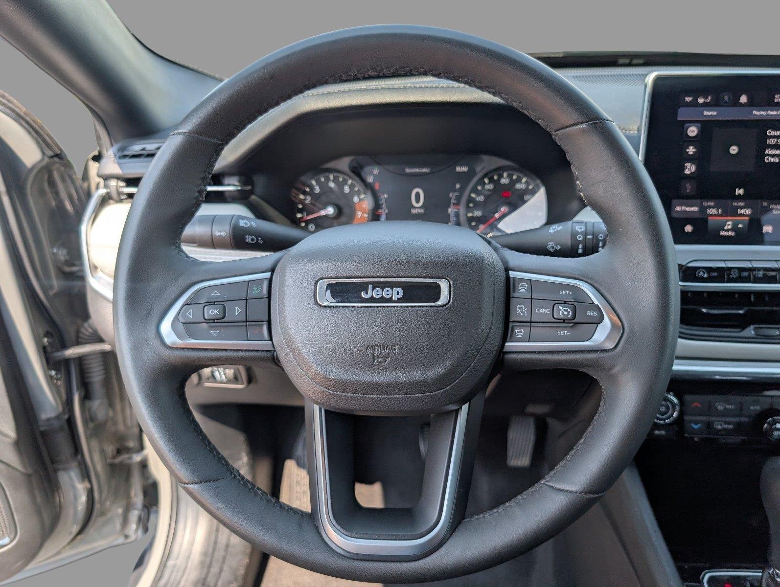 Used 2024 Sting-Gray Clearcoat Jeep Limited image 28