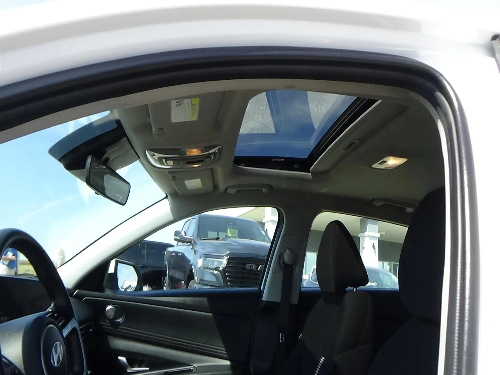 Certified Used 2025 Serenity White Pearl (w6h) Hyundai SEL Convenience image 16