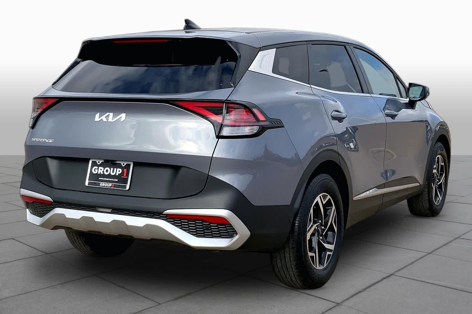 Used 2025 Everlasting Silver Kia LX image 13