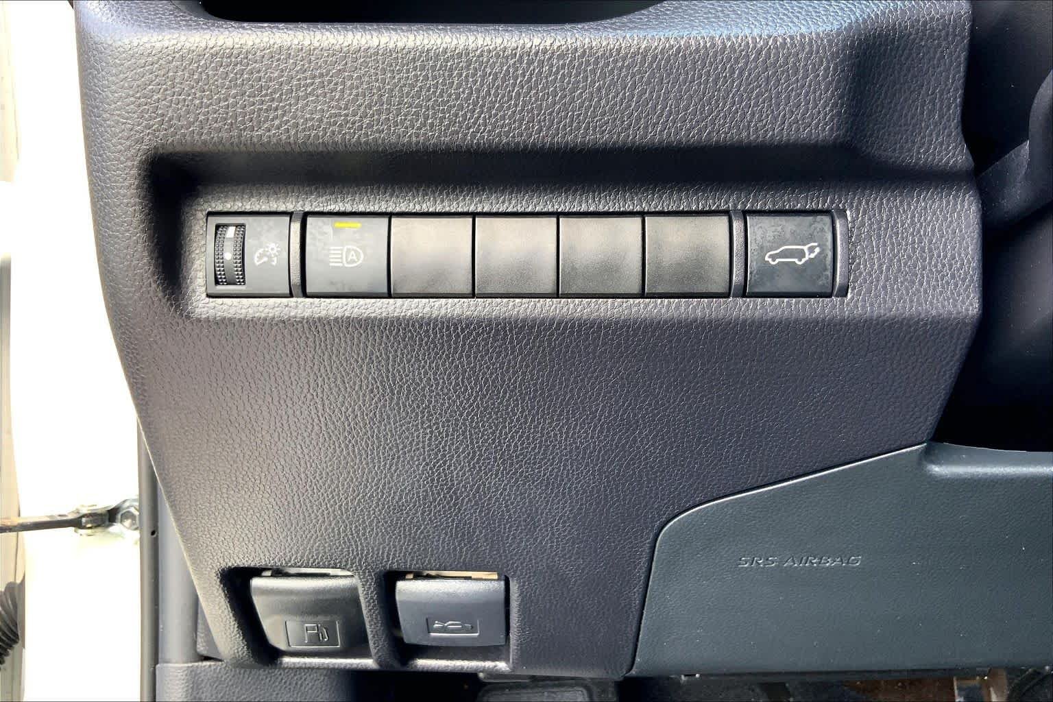 Used 2024 Ice Cap Toyota XLE image 33