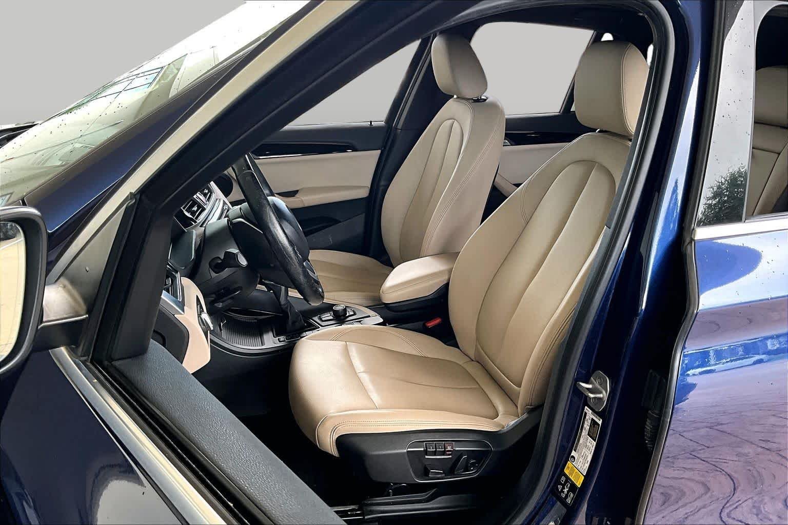 Used 2018 Mediterranean Blue Metallic BMW xDrive28i image 7