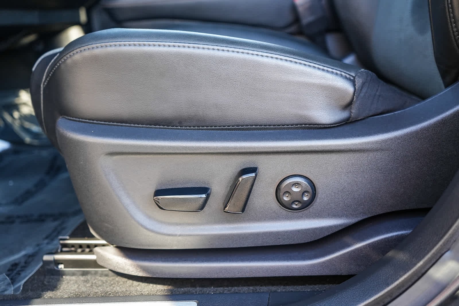 Used 2024 Gun Metallic Nissan ENGAGE image 20