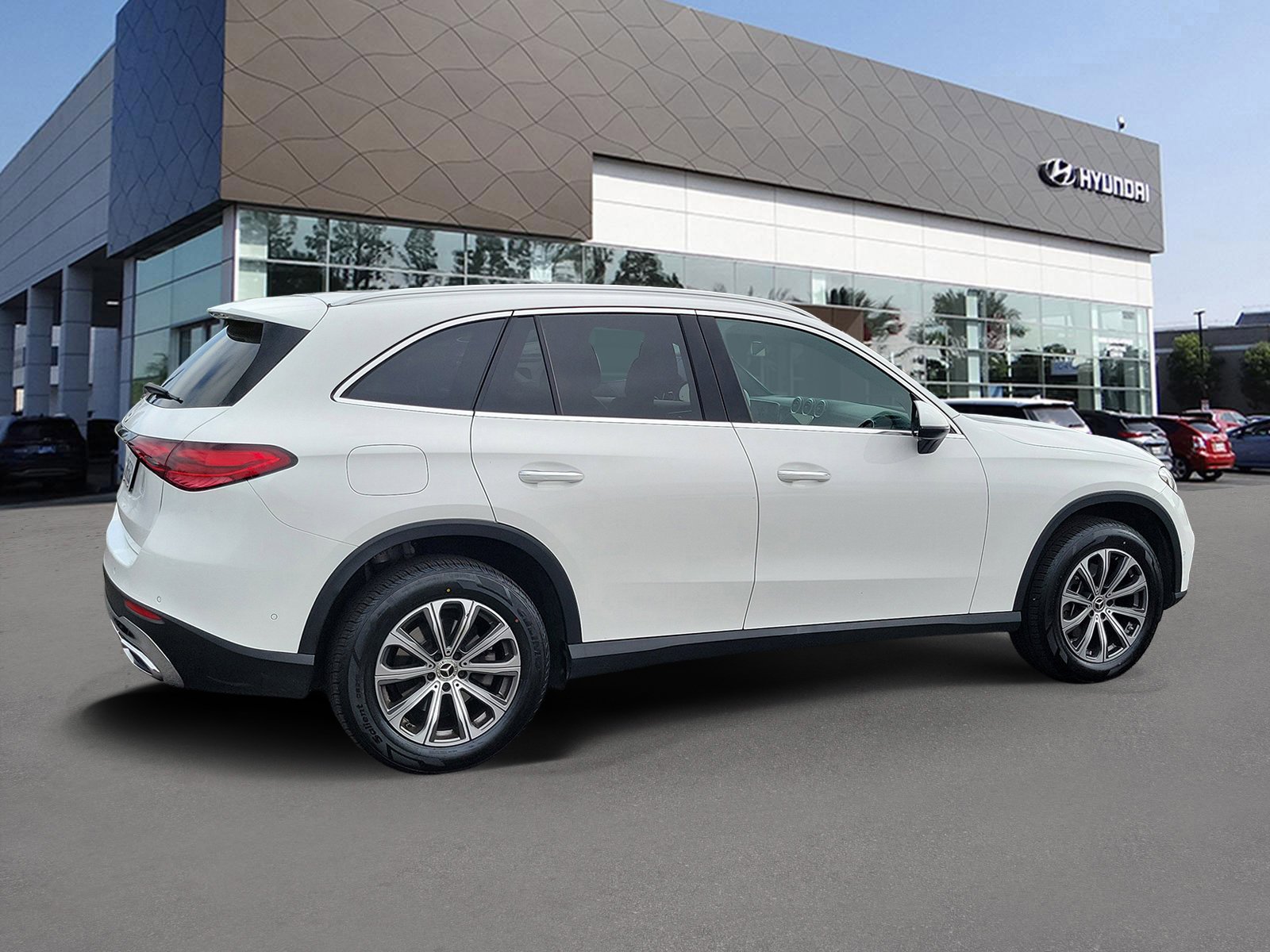 Used 2024 MANUFAKTUR Moonlight White Metallic Mercedes-Benz GLC 300 image 2