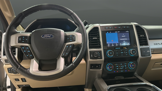 Used 2019 White Platinum Clearcoat Metallic Ford Lariat image 11
