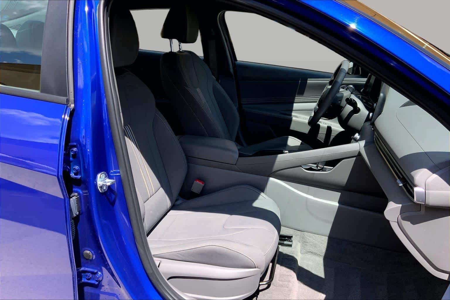 Used 2026 Intense Blue Hyundai SEL Sport image 9