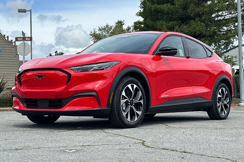New 2026 Race Red Ford Select image 7