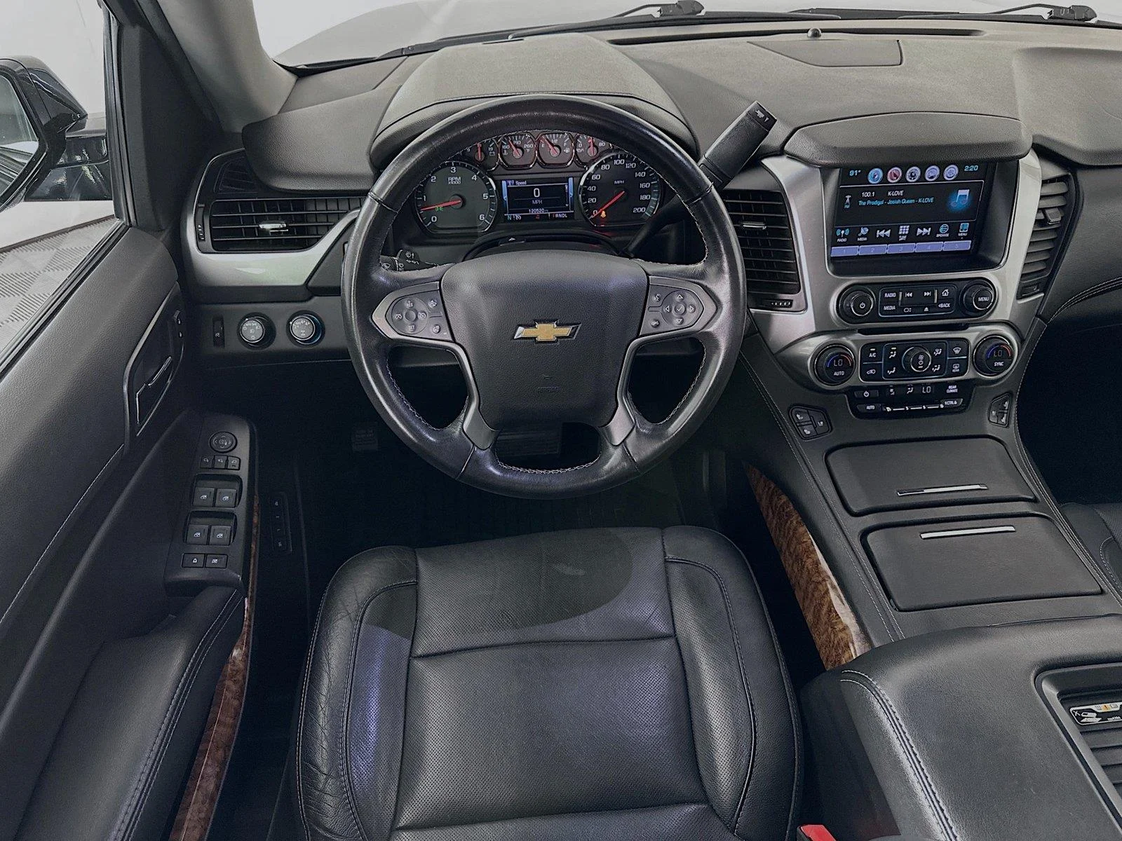 Used 2020 Chevrolet Tahoe Premier with VIN 1GNSKCKC9LR172160 for sale in Winona, Minnesota