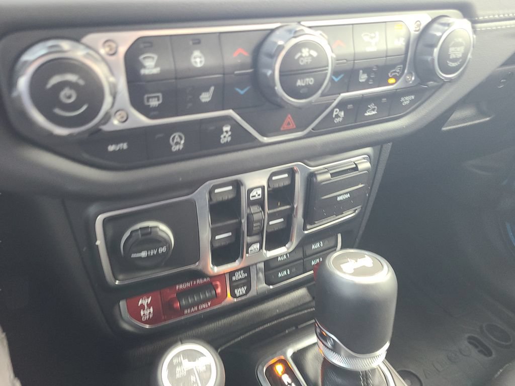 Used 2024 Blue Jeep 4-Door Recon 4x4 image 15