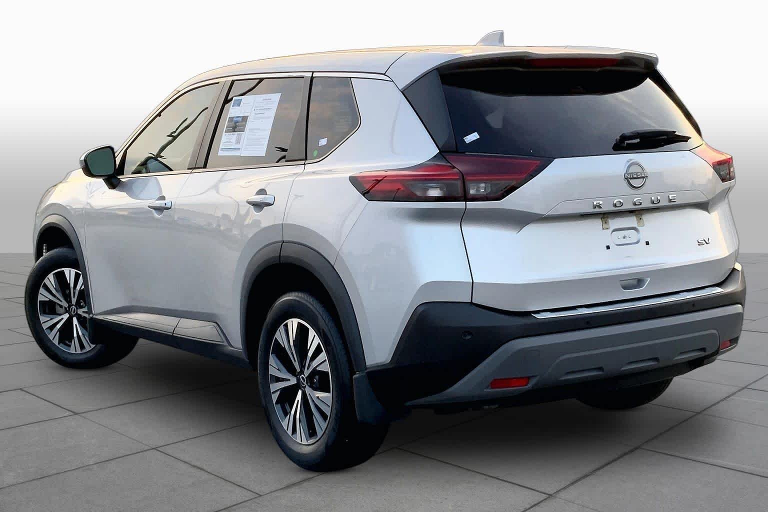 Used 2022 Brilliant Silver Metallic Nissan SV image 11