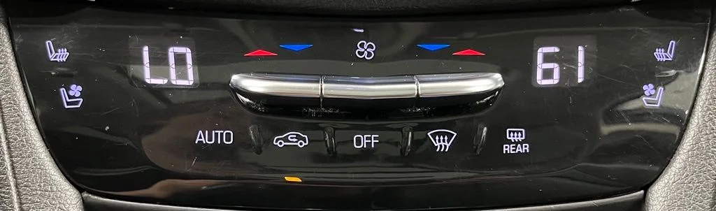 Used 2019 Silver Cadillac Premium Luxury image 34