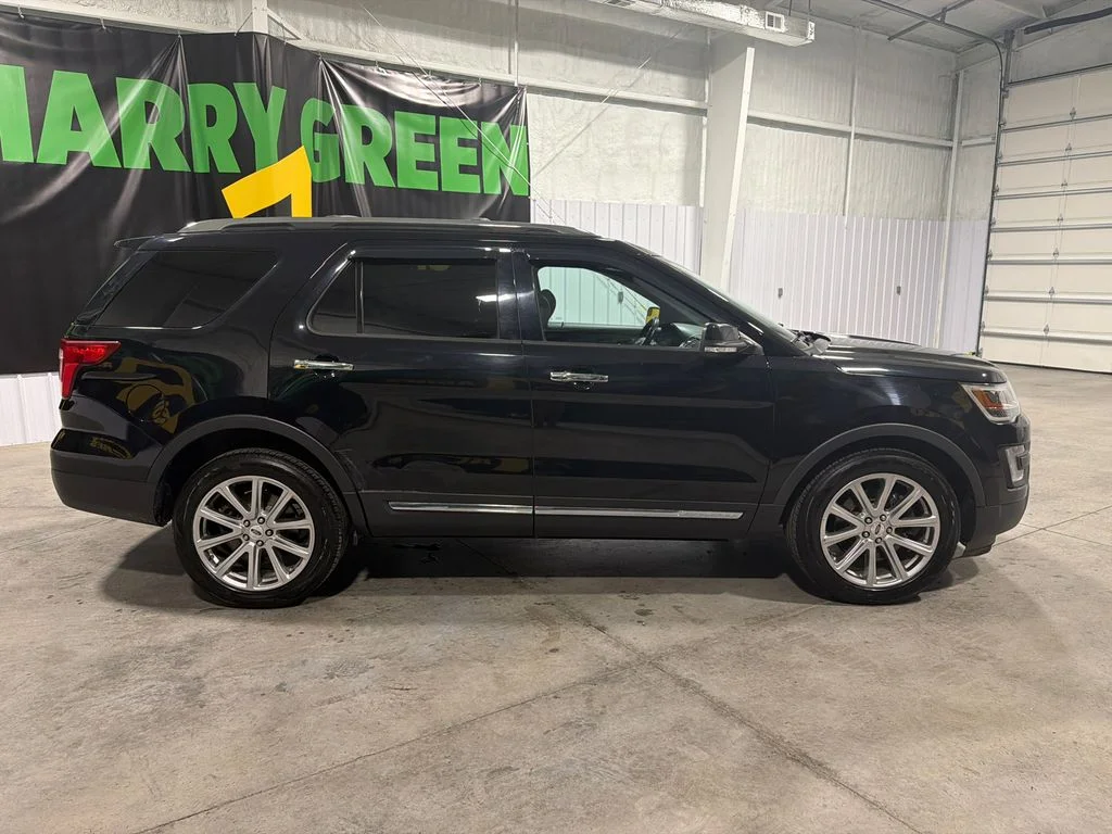 Used 2017 Shadow Black Ford Limited image 4
