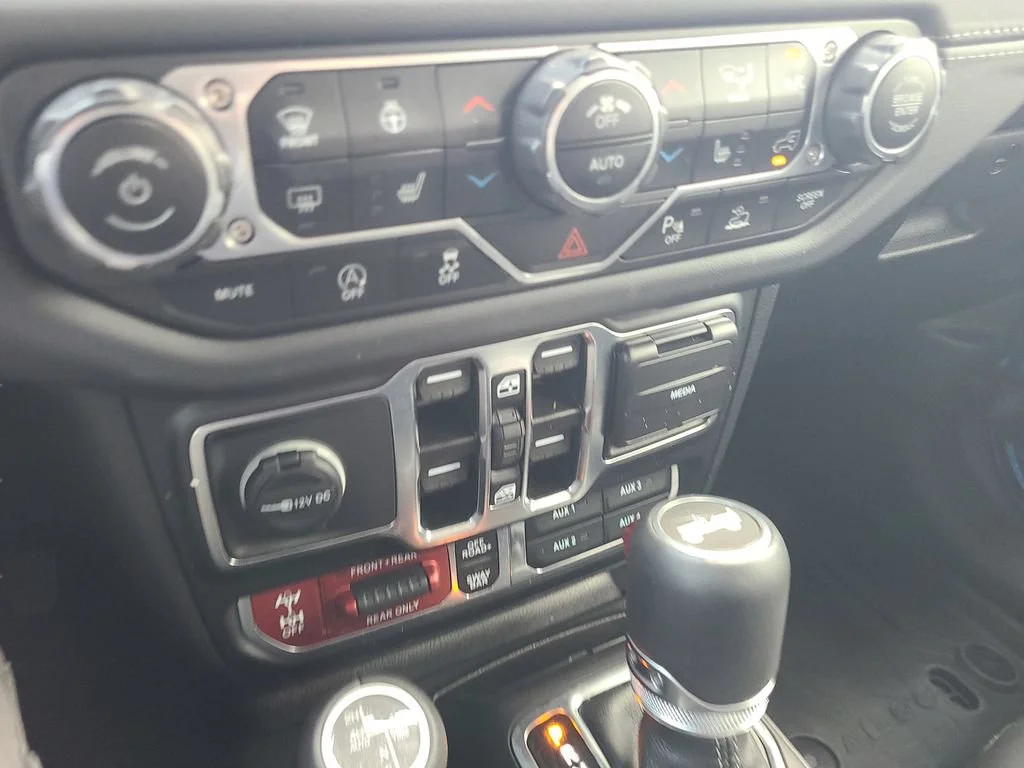 Used 2024 Blue Jeep 4-Door Recon 4x4 image 15