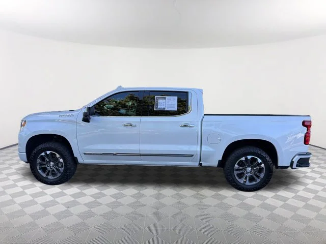 Used 2024 Iridescent Pearl Tricoat Chevrolet High Country image 8
