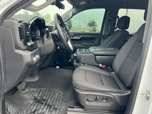 Used 2024 Summit White GMC Elevation image 12