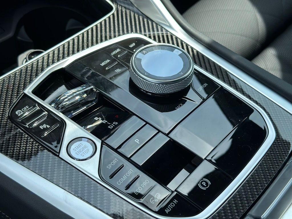 New 2027 Dravit Grey Metallic BMW M60i image 33