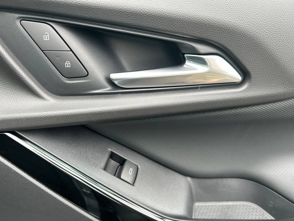 2027 Chevrolet Equinox LT - Photo 18